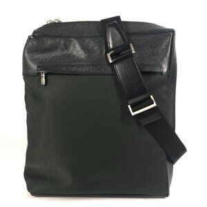 LOUIS VUITTON M30912 Taiga Beluga Pochette Shoulder Bag khaki/Black